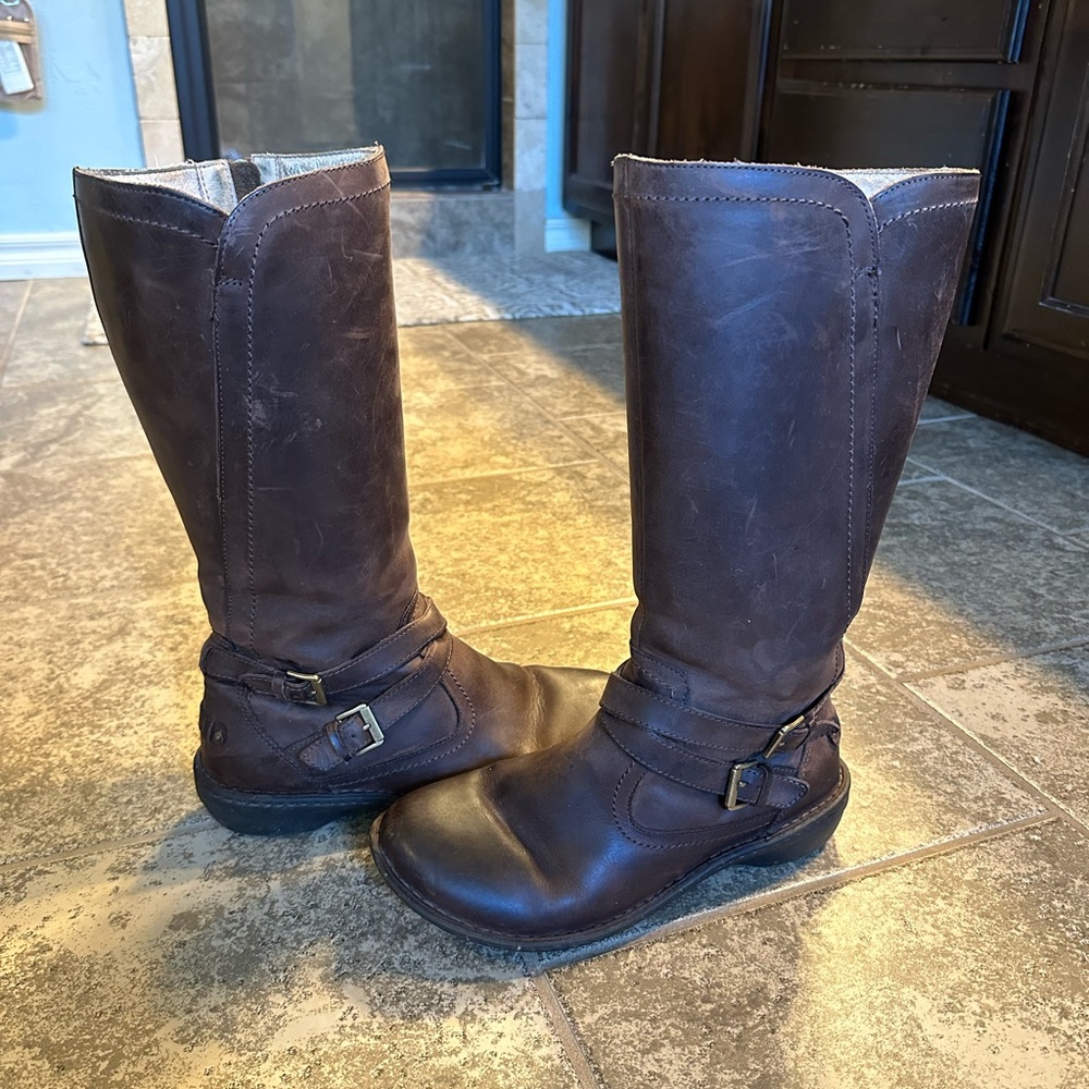 UGG Leather Boots Sz 9